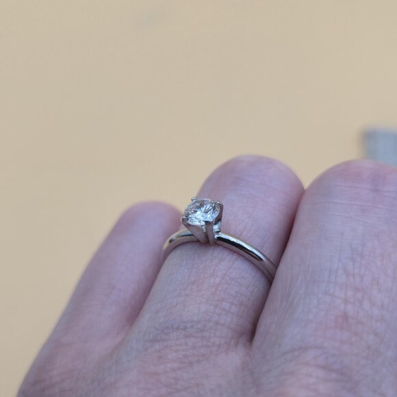 Size 8 Sterling Silver Round Cubic Zirconia Gem Band Ring A5873 - Picture 5 of 9